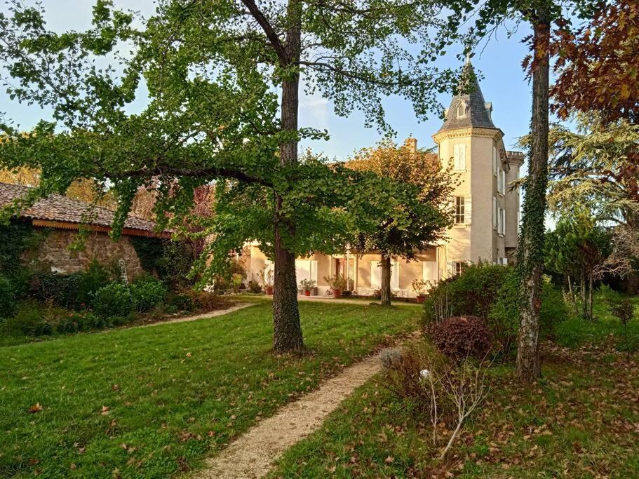 Maison Calme Avec Piscine Entouree De Son Parc Quintenas Exterior foto